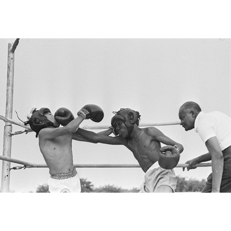 Tirage photo sur papier RC noir et blanc jeune boxeur 30x45cm