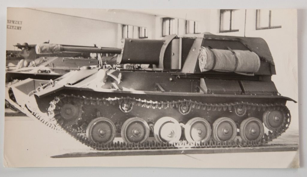 TIRAGE PHOTO ARGENTIQUE DE PRESSE 1955 TANK MILITARIA PANORAMIQUE 21cm