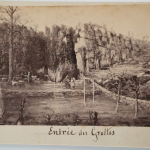 PHOTO Albumine	France	Paysage de Mayenne entrée des grottes	11X17cm	1880