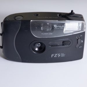 APPAREIL PHOTO-FUJI FZ5 ARGENTIQUE 1980--24x36mm--bon état