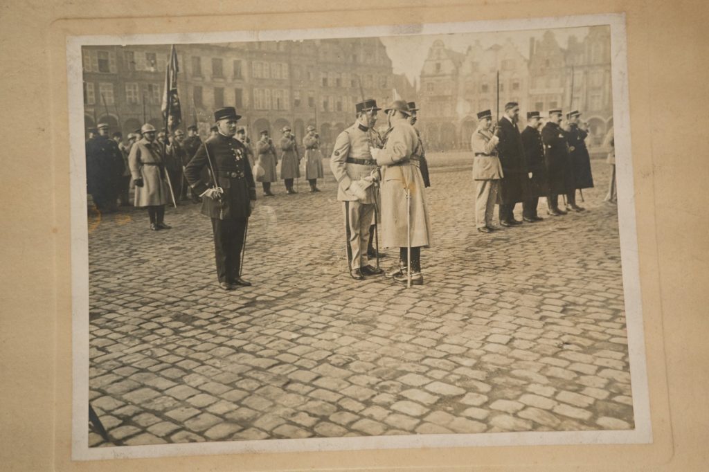 TIRAGE PHOTO argentique France COMMEMORATION MILITAIRE 17X22cm 1960