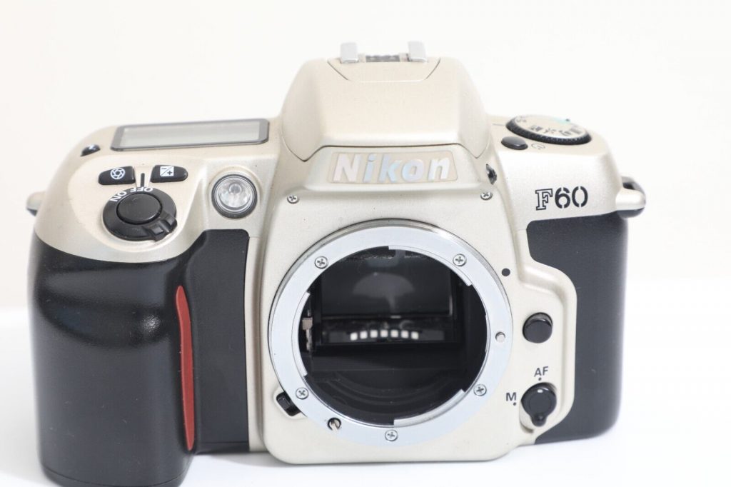 APPAREIL PHOTO ARGENTIQUE NIKON F60 ANNEE 2000 REFLEX AUTOFOCUS 24X36m