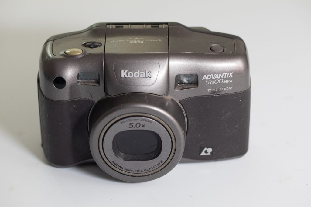 APPAREIL PHOTO-KODAK ADVANTIX 5800MRX 1990--FORMAT APS -GRIS-bon état