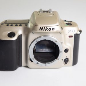 APPAREIL PHOTO-NIKON F50 ARGENTIQUE 1990-BOITIER NU-AUTOFOCUS 24X26mm