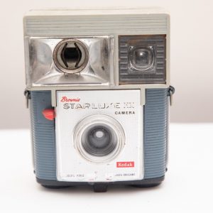 APPAREIL PHOTO-KODAK BROWNIE satrlux 2 ARGENTIQUE 1950-FLASH-FORMAT 127 bon état