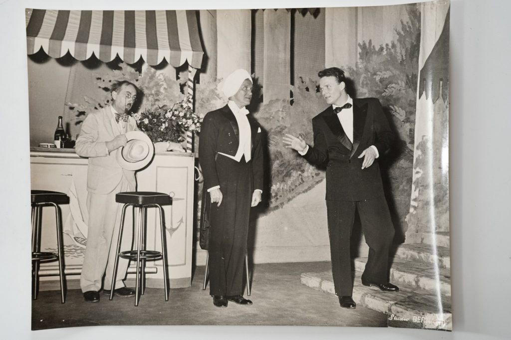 PHOTO Argentique France Théâtre comique 18X24cm 1970