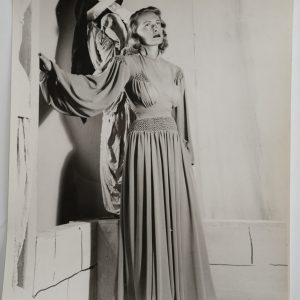 PHOTO Argentique France Théâtre actrice à identifié 18X24cm 1970