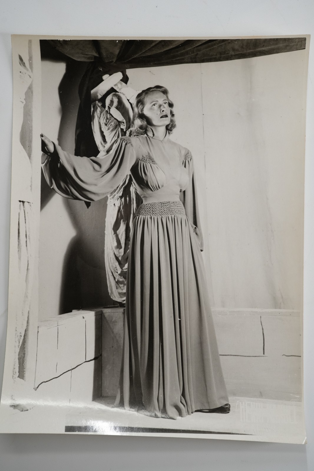 PHOTO Argentique France Théâtre actrice à identifié 18X24cm 1970