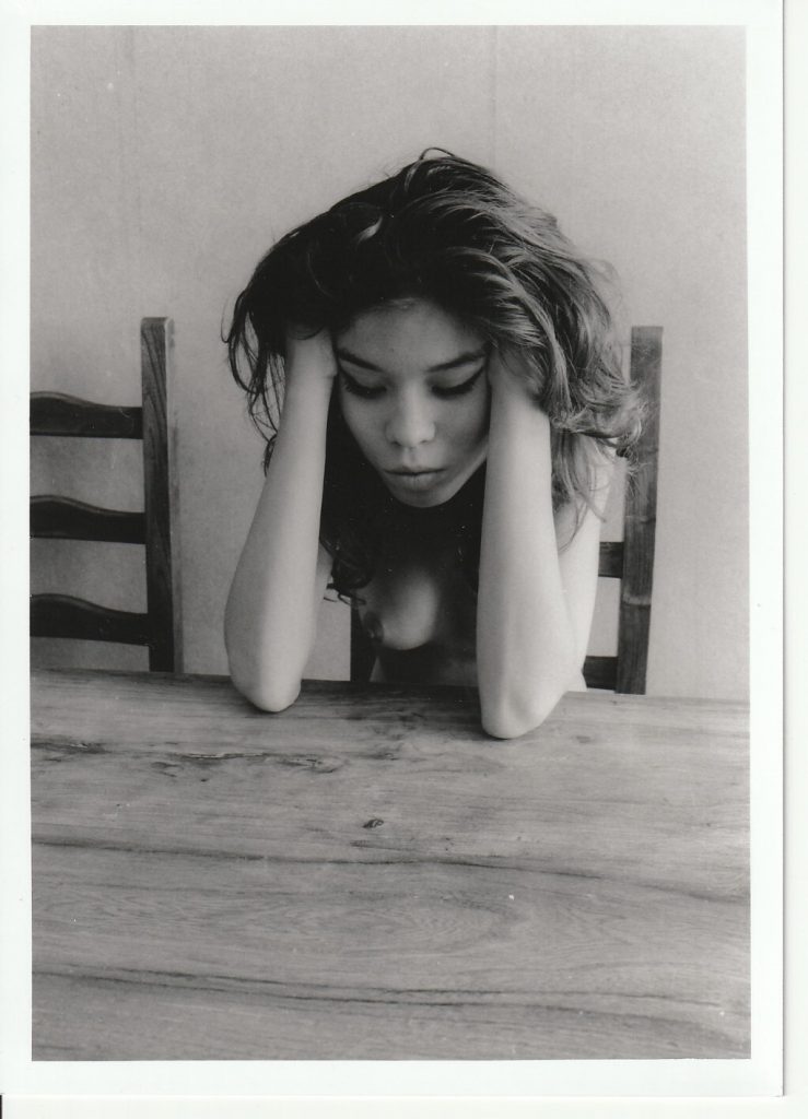 PHOTO argentique artistique NU féminin femme nue NOIR ET BLANC format 13X18 1980