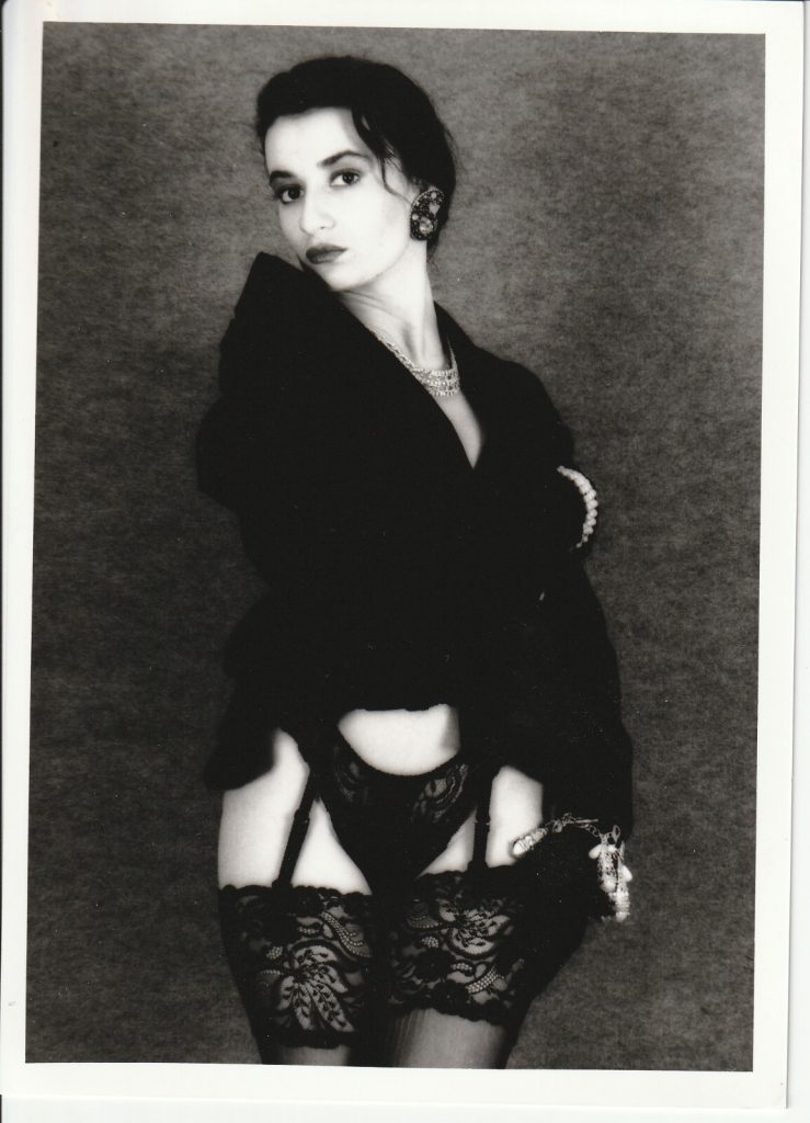 PHOTO argentique artistique NU féminin femme nue NOIR ET BLANC format 13X18 1980