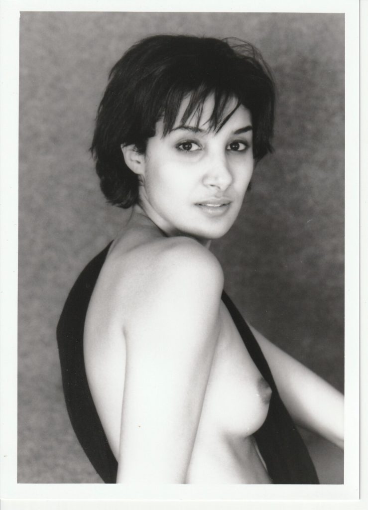 PHOTO argentique artistique NU féminin femme nue NOIR ET BLANC format 13X18 1980