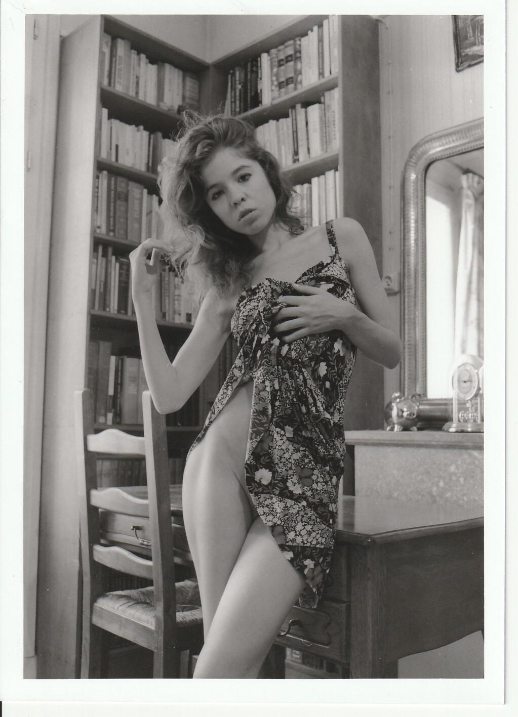 PHOTO argentique artistique NU féminin femme nue NOIR ET BLANC format 13X18 1980