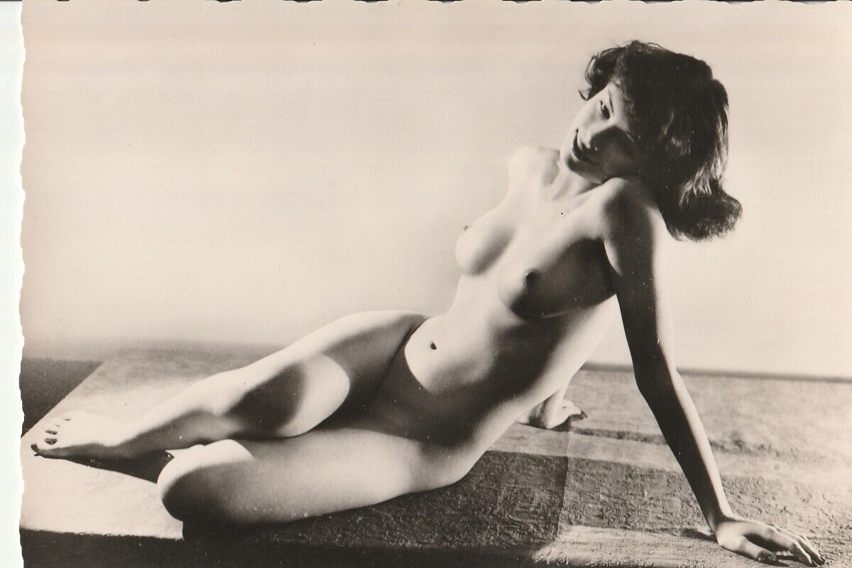 TIRAGE PHOTO ARGENTIQUE 1960 PINUP FEMME NUE NU ARTISTIQUE FORMAT 10X15cm