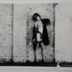 PHOTO argentique nu femme nue pinup NOIR ET BLANC format 13X18cm circa 1980