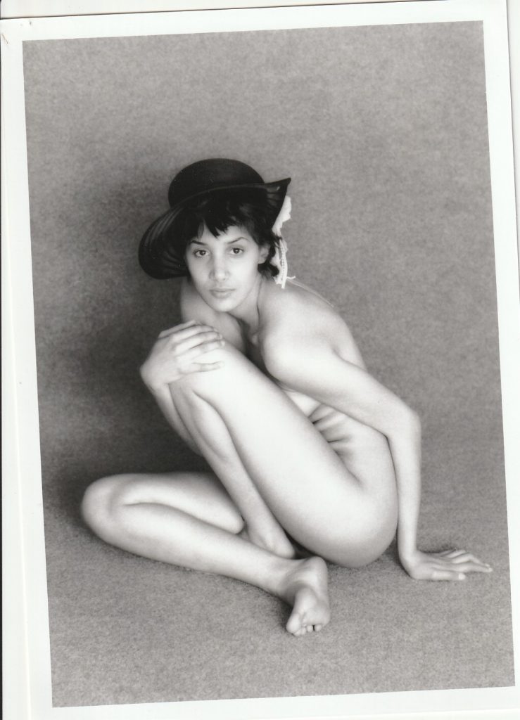 PHOTO argentique  NU NOIR ET BLANC format 13X18 circa 1980