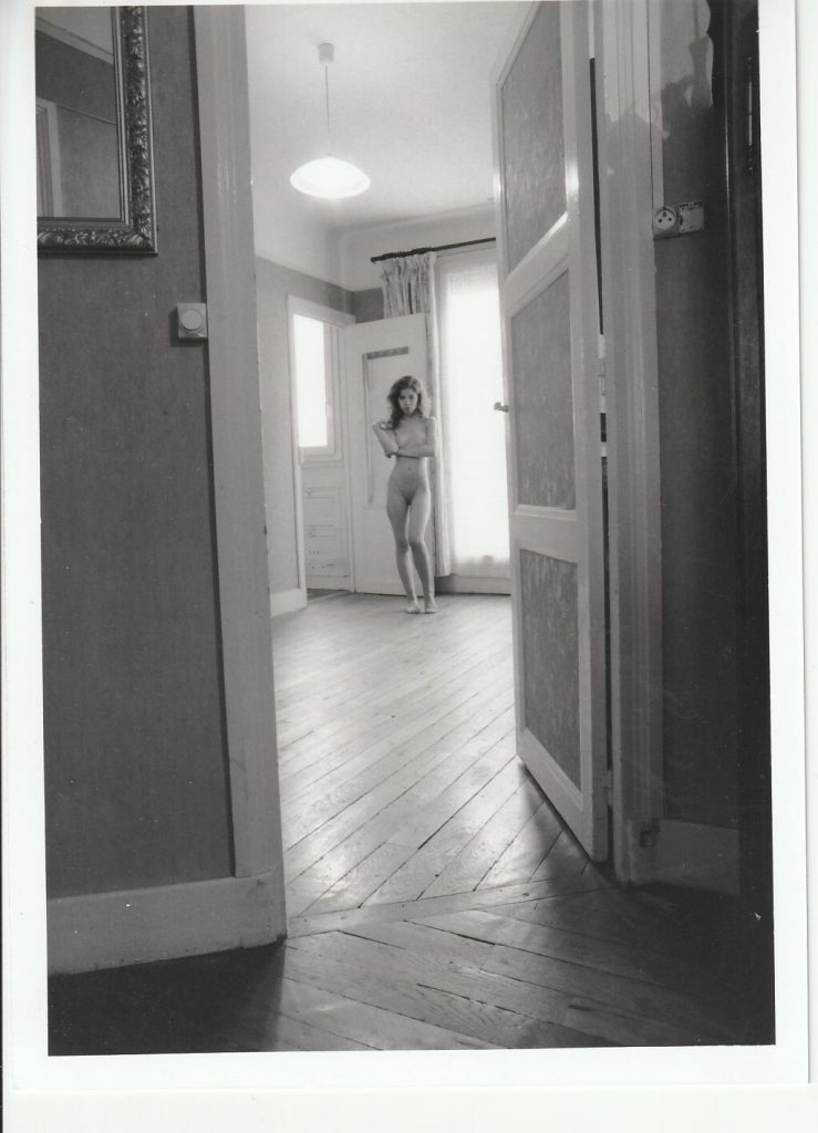 PHOTO argentique artistique NU féminin femme nue NOIR ET BLANC format 13X18 1980