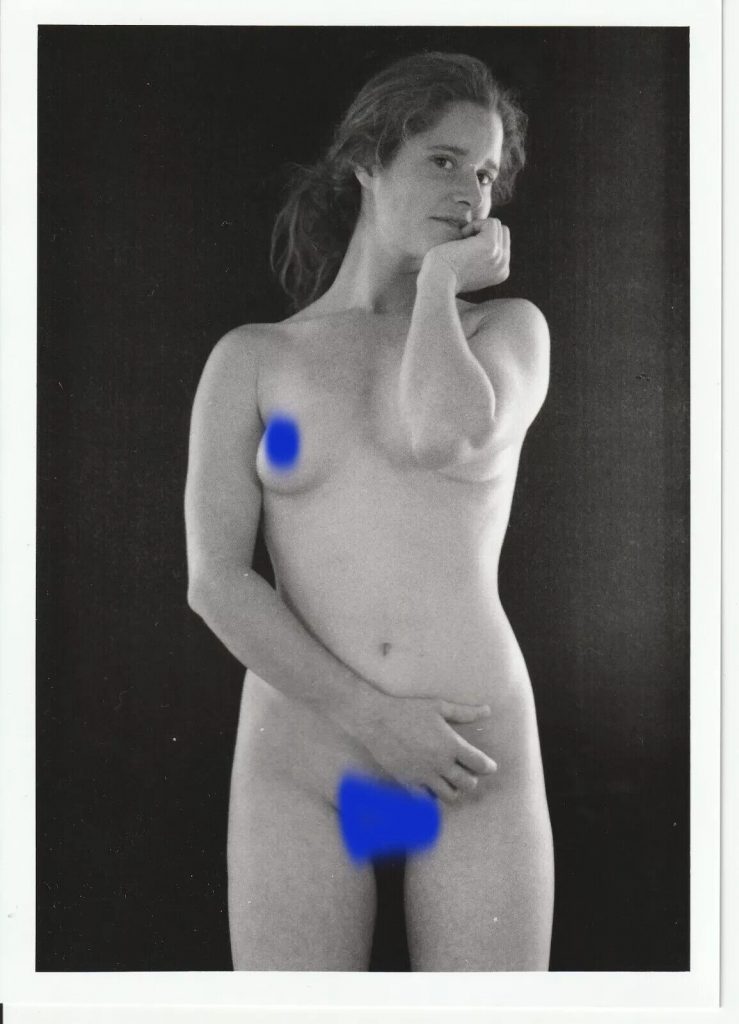 PHOTO argentique  NU NOIR ET BLANC format 13X18 circa 1980