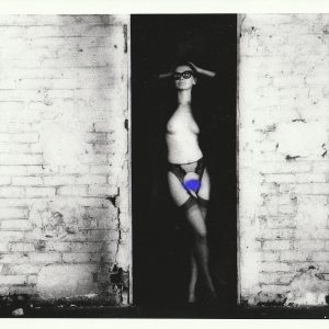 PHOTO argentique nu femme nue pinup NOIR ET BLANC format 13X18cm circa 1980