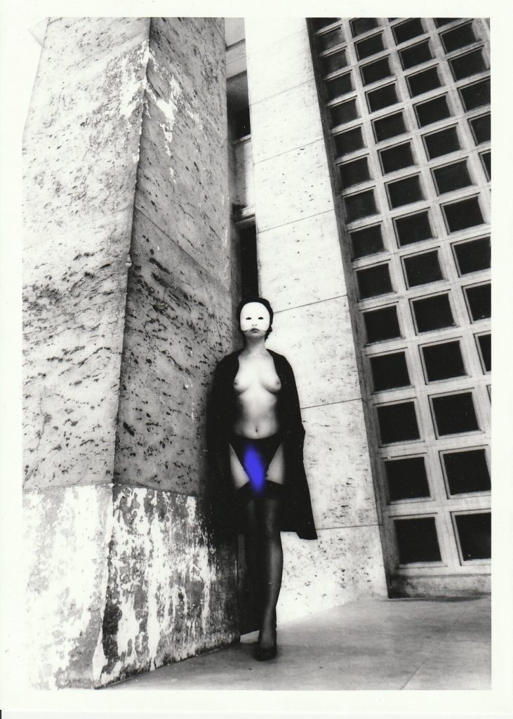 PHOTO argentique nu femme nue pinup NOIR ET BLANC format 13X18cm circa 1980
