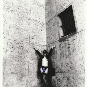 PHOTO argentique nu femme nue pinup NOIR ET BLANC format 13X18cm circa 1980