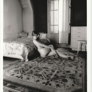 PHOTO argentique nu femme nue pinup NOIR ET BLANC format 13X18cm circa 1980