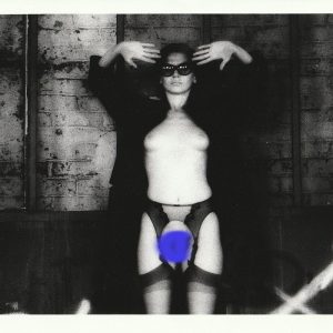 PHOTO argentique nu femme nue pinup NOIR ET BLANC format 13X18cm circa 1980