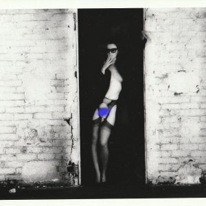 PHOTO argentique nu femme nue pinup NOIR ET BLANC format 13X18cm circa 1980