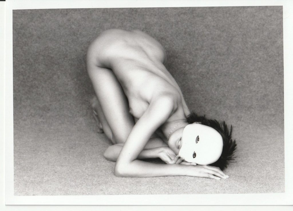 PHOTO argentique  NU NOIR ET BLANC format 13X18 circa 1980