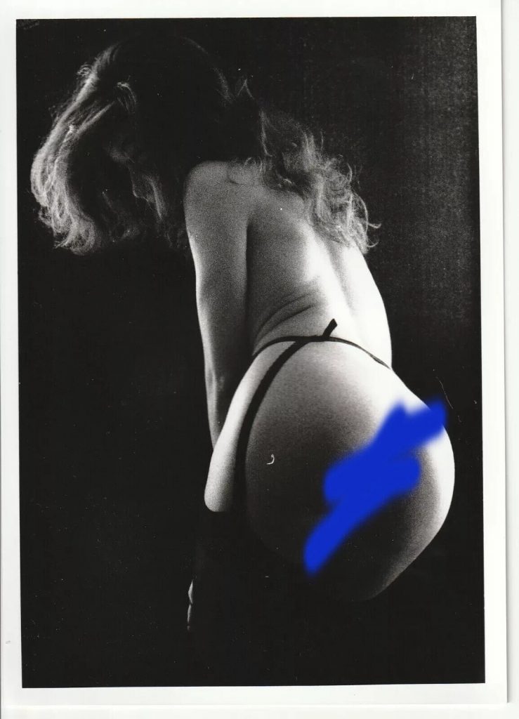 PHOTO argentique  NU NOIR ET BLANC format 13X18 circa 1980