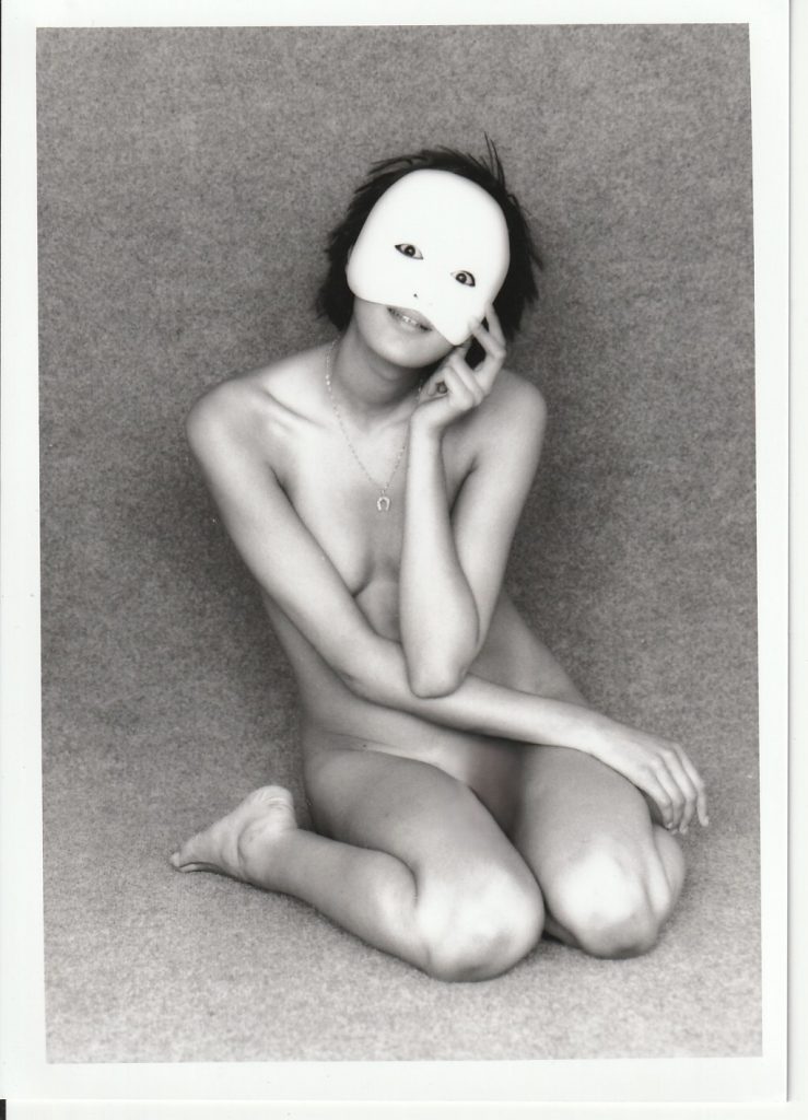 PHOTO argentique  NU NOIR ET BLANC format 13X18 circa 1980