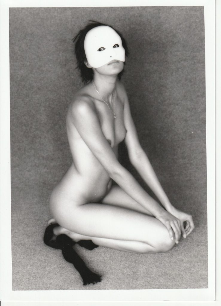 PHOTO argentique  NU NOIR ET BLANC format 13X18 circa 1980