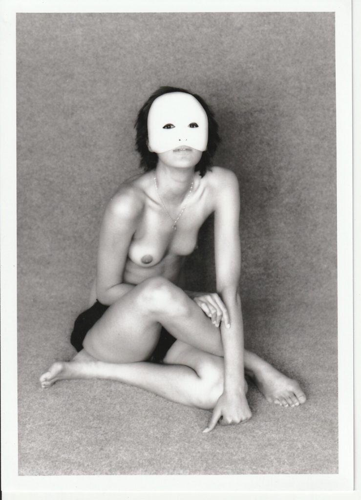PHOTO argentique  NU NOIR ET BLANC format 13X18 circa 1980