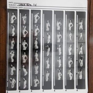 PHOTO argentique nu femme nue PLANCHE CONTACT NOIR ET BLANC  circa 1980