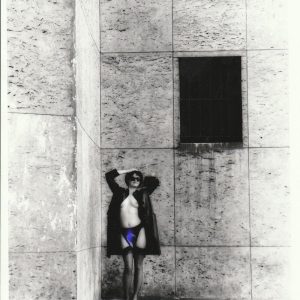 PHOTO argentique nu femme nue pinup NOIR ET BLANC format 13X18cm circa 1980