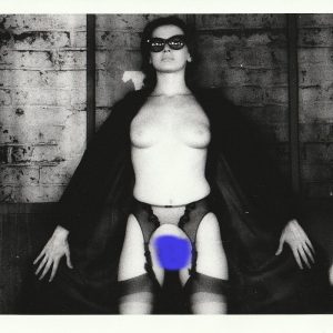 PHOTO argentique nu femme nue pinup NOIR ET BLANC format 13X18cm circa 1980