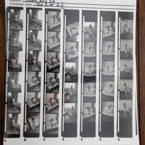 PHOTO argentique nu femme nue PLANCHE CONTACT NOIR ET BLANC  circa 1980