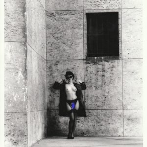 PHOTO argentique nu femme nue pinup NOIR ET BLANC format 13X18cm circa 1980