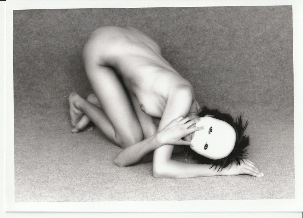 PHOTO argentique  NU NOIR ET BLANC format 13X18 circa 1980