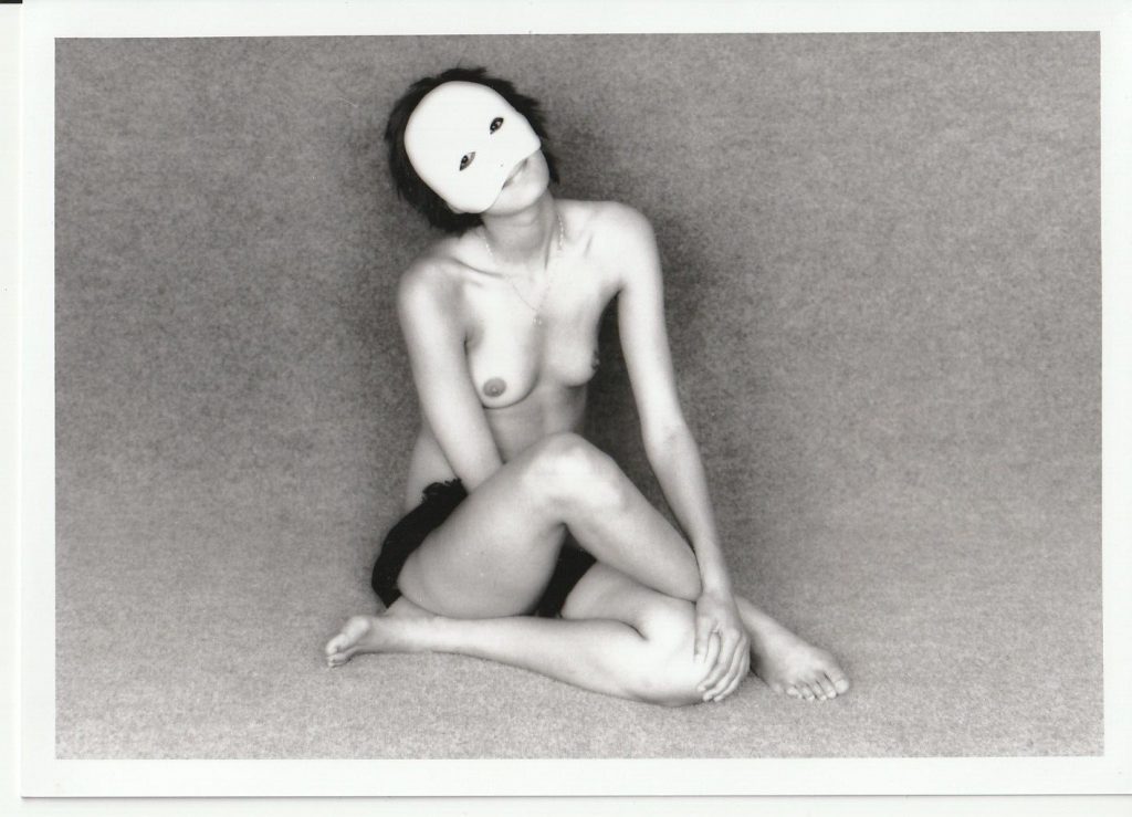 PHOTO argentique  NU NOIR ET BLANC format 13X18 circa 1980