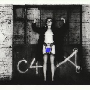 PHOTO argentique nu femme nue pinup NOIR ET BLANC format 13X18cm circa 1980