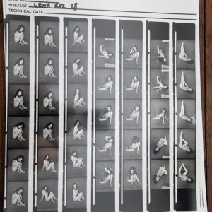 PHOTO argentique nu femme nue PLANCHE CONTACT NOIR ET BLANC  circa 1980