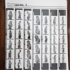 PHOTO argentique nu femme nue PLANCHE CONTACT NOIR ET BLANC  circa 1980