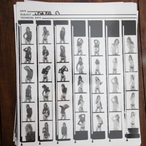 PHOTO argentique nu femme nue PLANCHE CONTACT NOIR ET BLANC  circa 1980