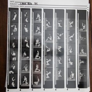 PHOTO argentique nu femme nue PLANCHE CONTACT NOIR ET BLANC circa 1980