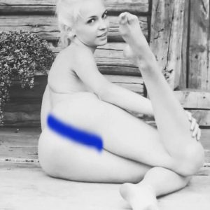 Tirage photo argentique  Femme nu dans la foret 20X30cm