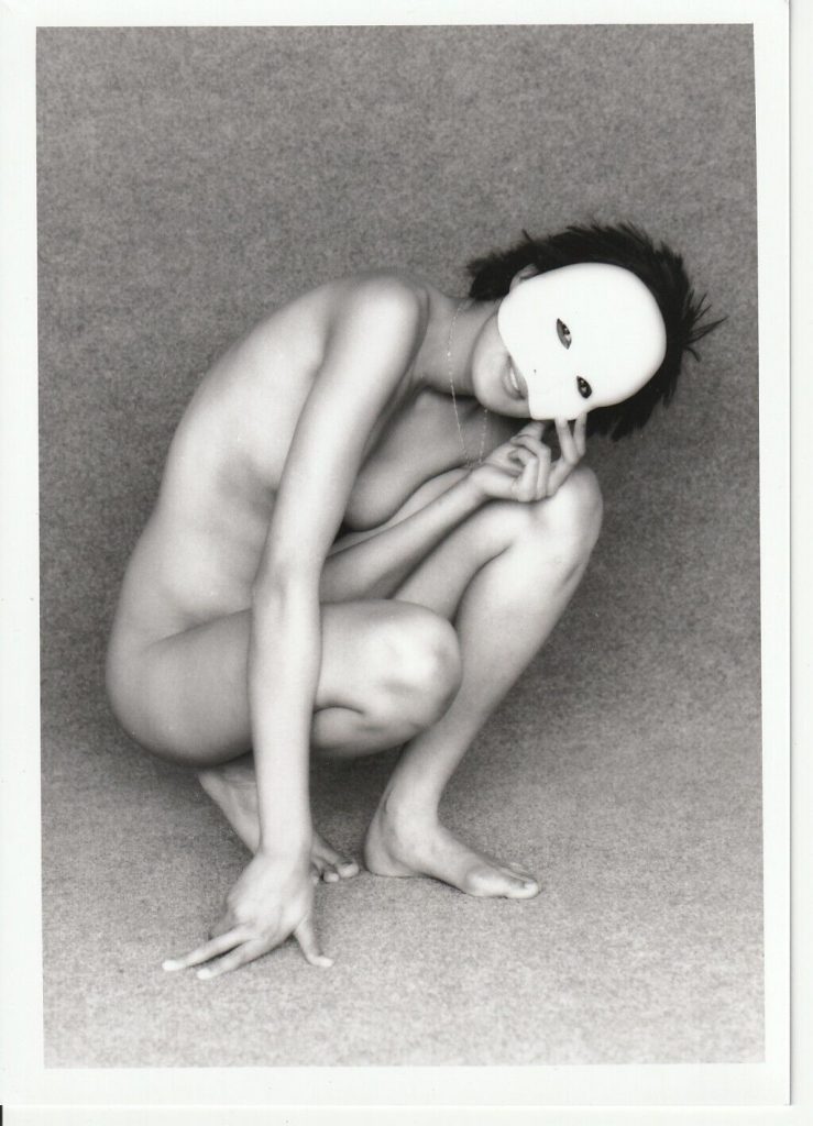 PHOTO argentique  NU NOIR ET BLANC format 13X18 circa 1980