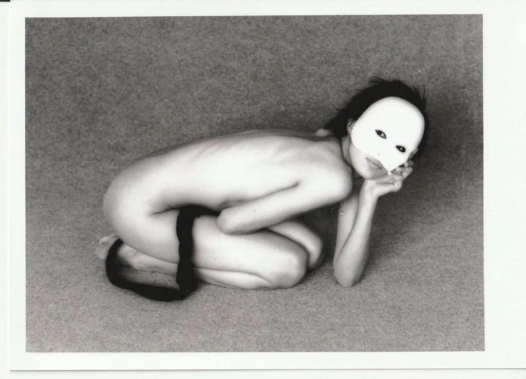 PHOTO argentique  NU NOIR ET BLANC format 13X18 circa 1980
