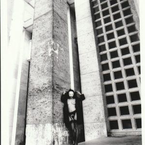 PHOTO argentique nu femme nue pinup NOIR ET BLANC format 13X18cm circa 1980