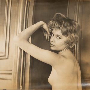 TIRAGE PHOTO	argentique baryté 1960'	ACTRICE PINUP NU FEMME NUE 23x30cm