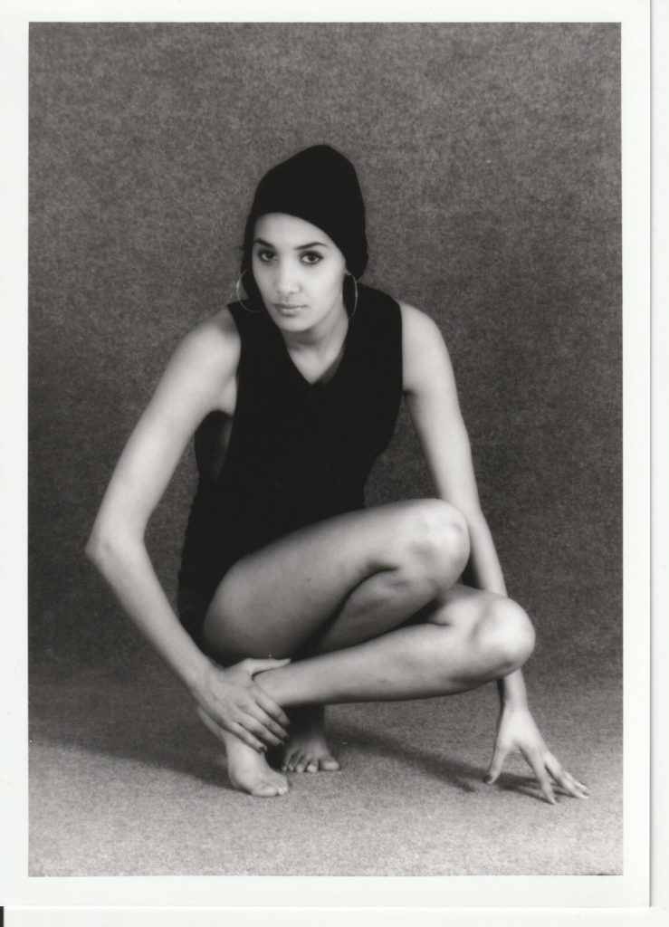 PHOTO argentique femme sexy pinup NOIR ET BLANC format 13X18 circa 1980
